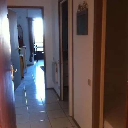 Les Pieds Dans L'eau...a Cyprien *